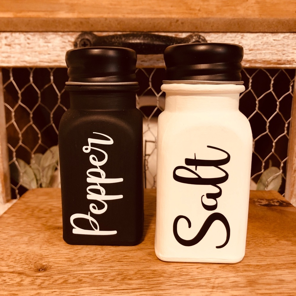 Farmhouse Salt & Pepper Shakers